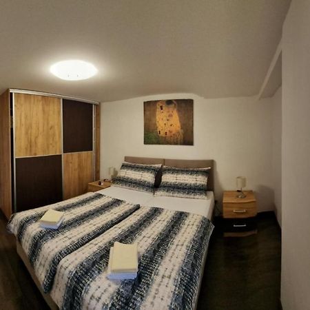 Apartmani Nika 1 リエカ エクステリア 写真