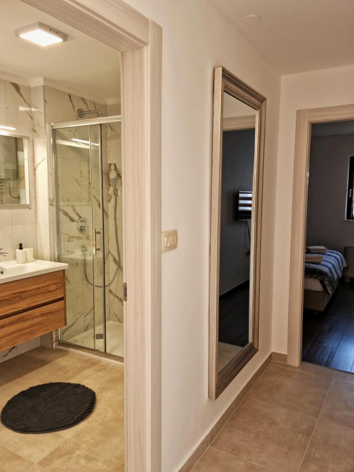 Apartmani Nika 1 リエカ エクステリア 写真