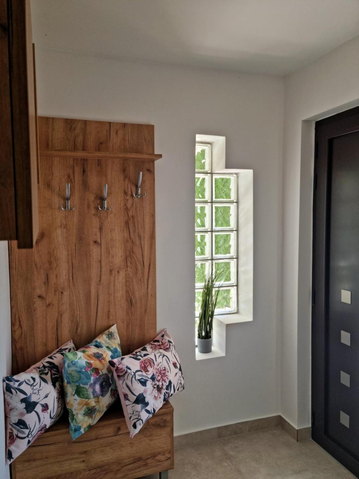 Apartmani Nika 1 リエカ エクステリア 写真